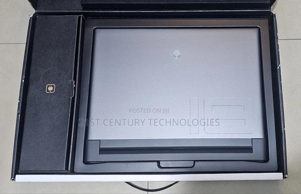 Laptop Dell Alienware M18 R2 32GB Intel Core I9 SSD 1T · Photo 4