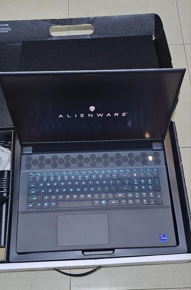 Laptop Dell Alienware M18 R2 32GB Intel Core I9 SSD 1T · Photo 6