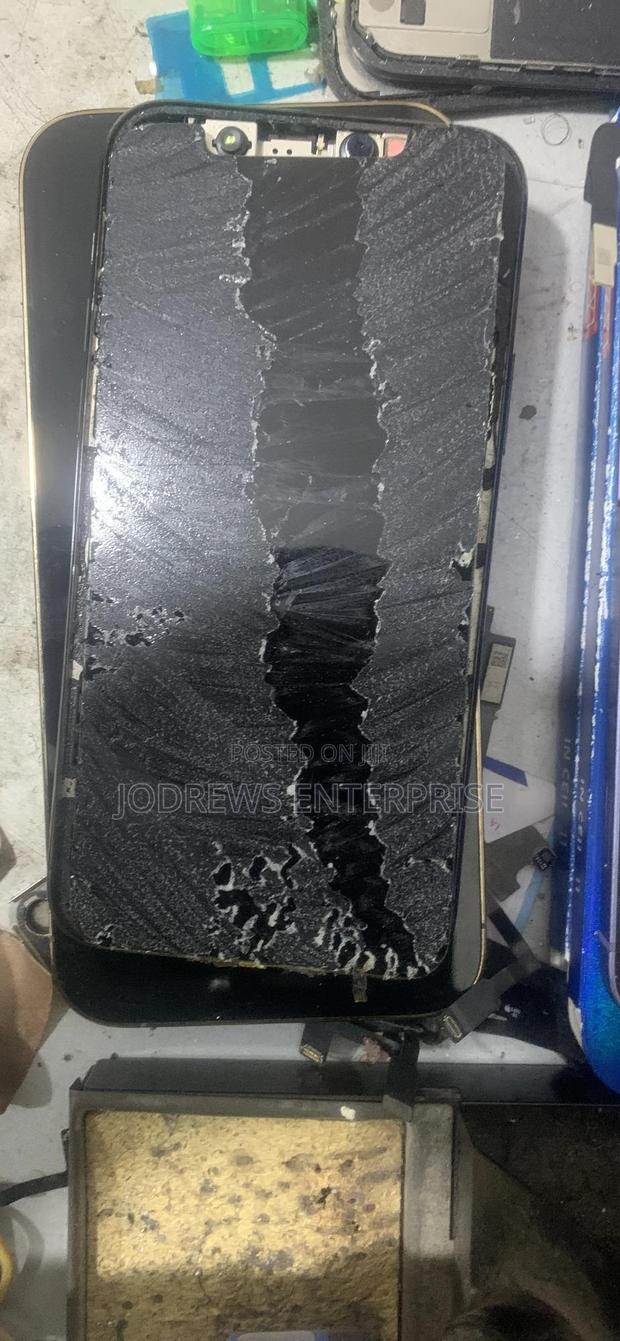 We Fix All iPhones, iPads, Macbooks, and Smartphone Issues. · Photo 1