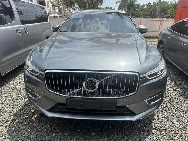 Volvo XC60 T5 Inscription AWD 2019 Gray · Photo 1