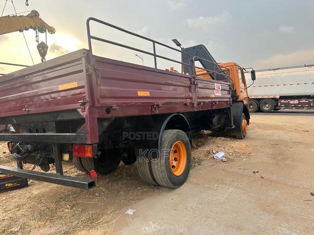 Self Loader Crane-Mercedes Benz Self Loader Crane Truck · Photo 4