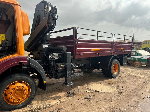 Self Loader Crane-Mercedes Benz Self Loader Crane Truck · Photo 7