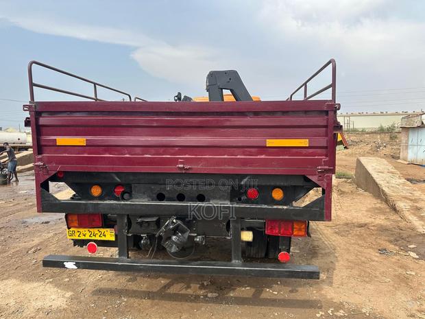 Self Loader Crane-Mercedes Benz Self Loader Crane Truck · Photo 8