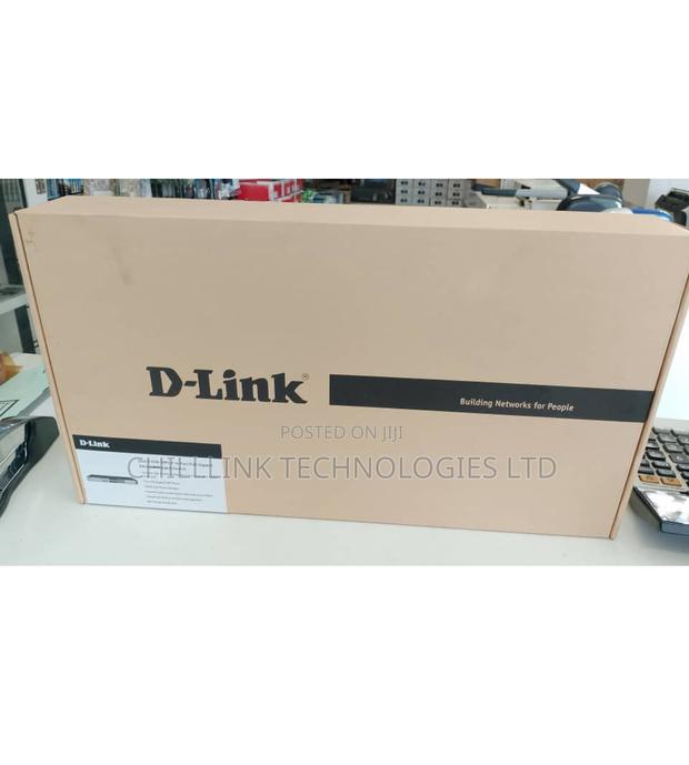 D.Link 16 Port Poe Gigabit Smart Managed Switch · Photo 2