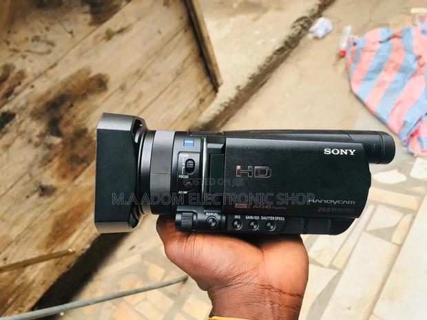 Capture Memories in : Sony FDR-AX40 Handycam · Photo 1