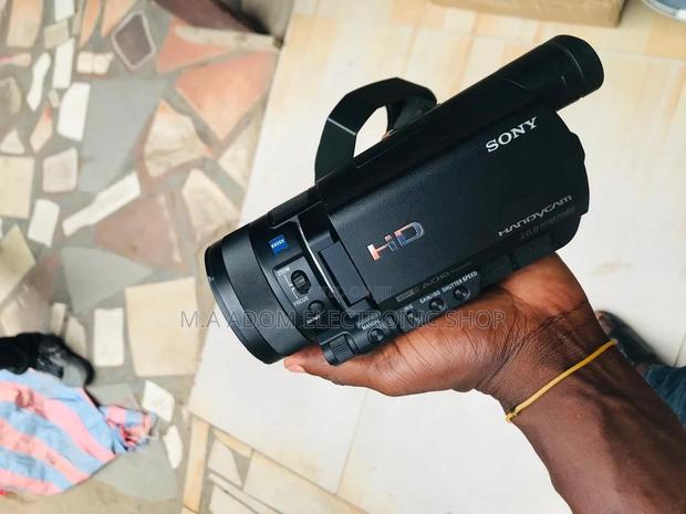 Sony FDR-AX40 Handycam: Your Cinematic Companion · Photo 1