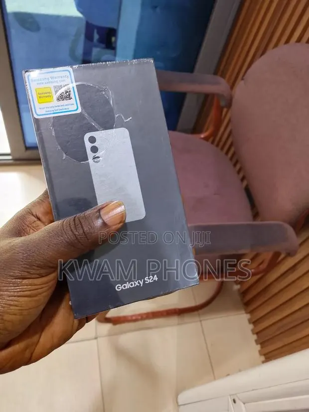 New Samsung Galaxy S24 128 GB Gray · Photo 1