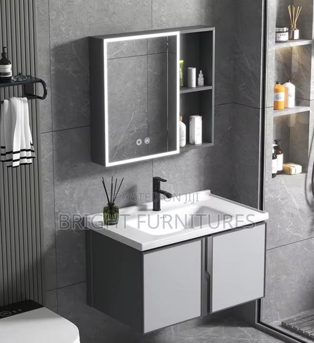 Morden Luxury Wall Mounted Bathroom Cabinet With Mirror · Photo 1