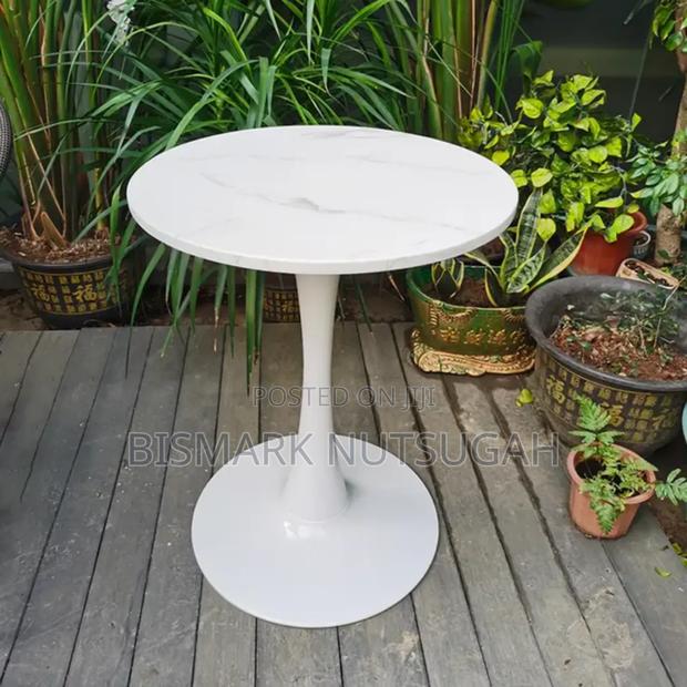 Bar Table for Sale · Photo 3