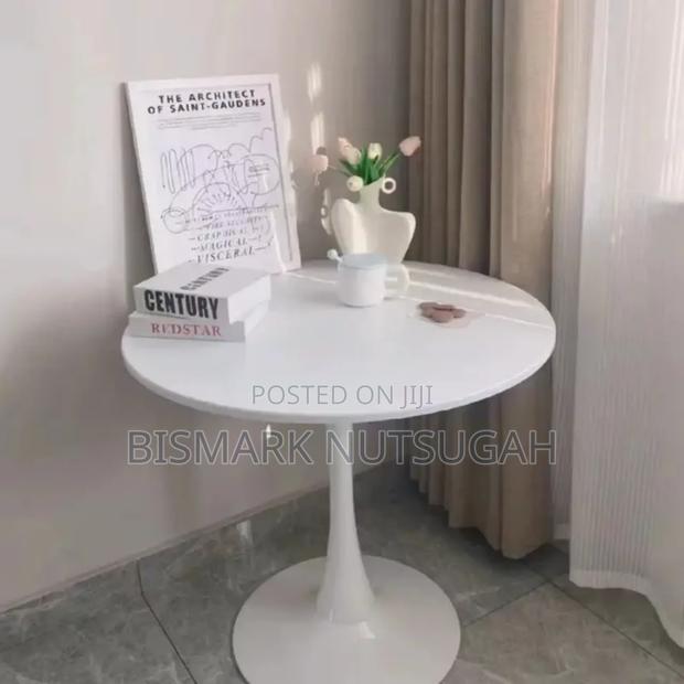 Bar Table for Sale · Photo 4