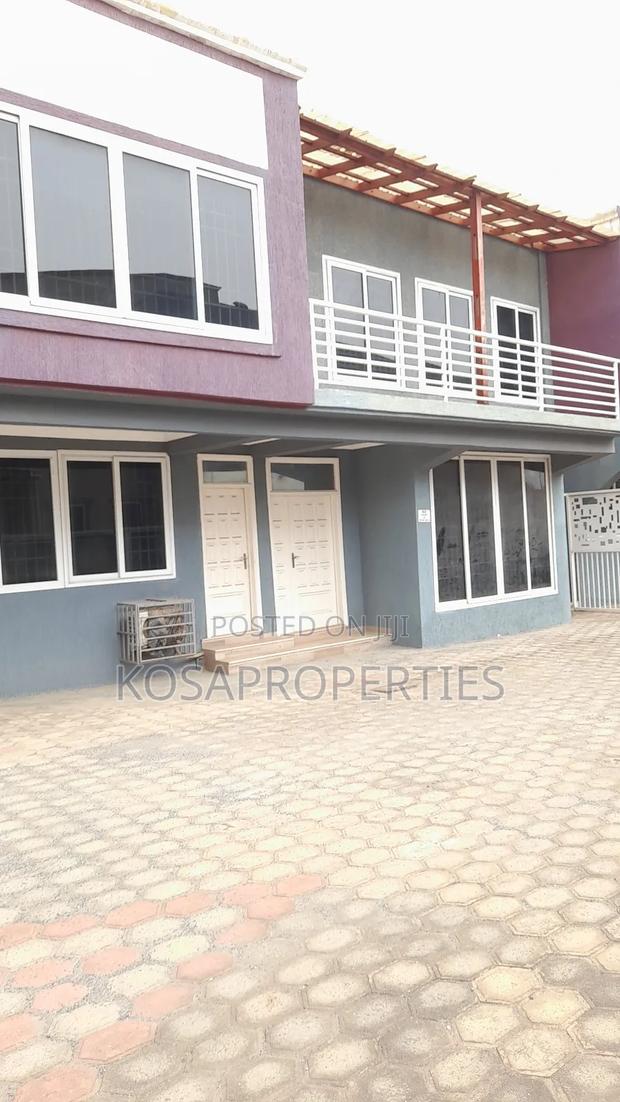 4bdrm House In Oyarifa High Tension For Sale · Photo 4