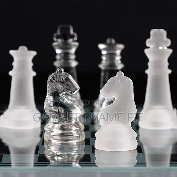 Glass Chess-Small (6 Inches) · Photo 4