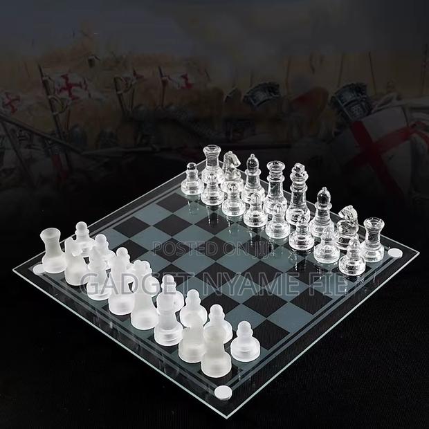 Glass Chess-Small (6 Inches) · Photo 3