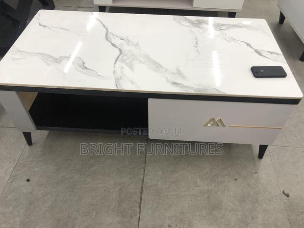 Foreign Center Table · Photo 1