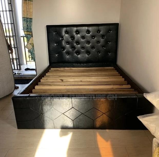 Elegant Black Bedframe (Double )// Durable And Luxurious · Photo 2