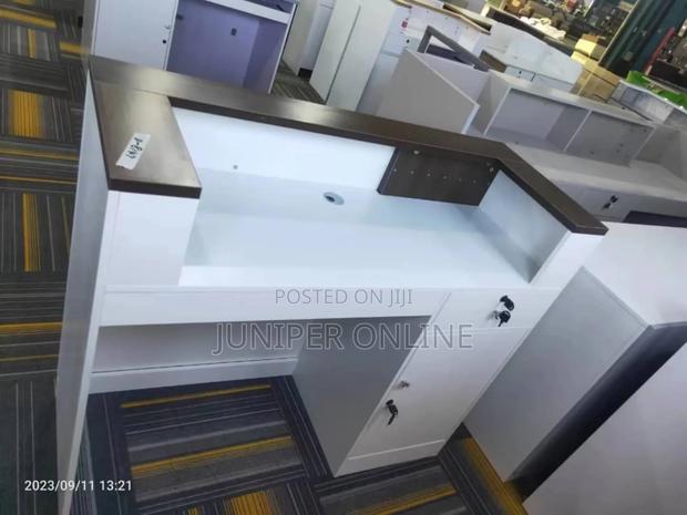 Front Desk/ Receptionist Desk Crip · Photo 2