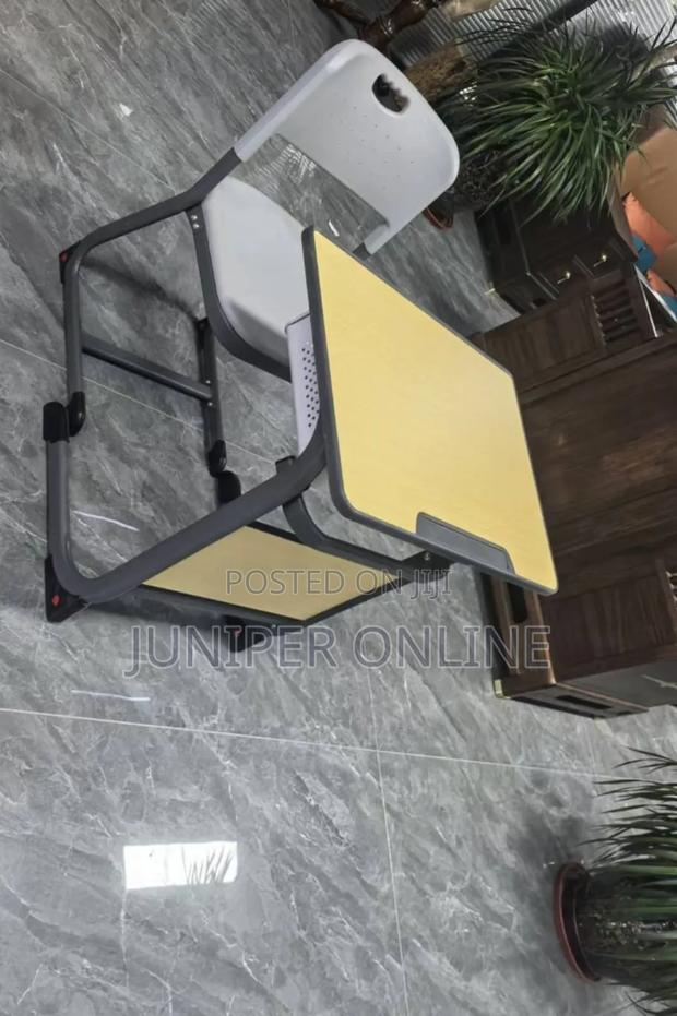 Kids Study Table and Chairs Crip · Photo 1