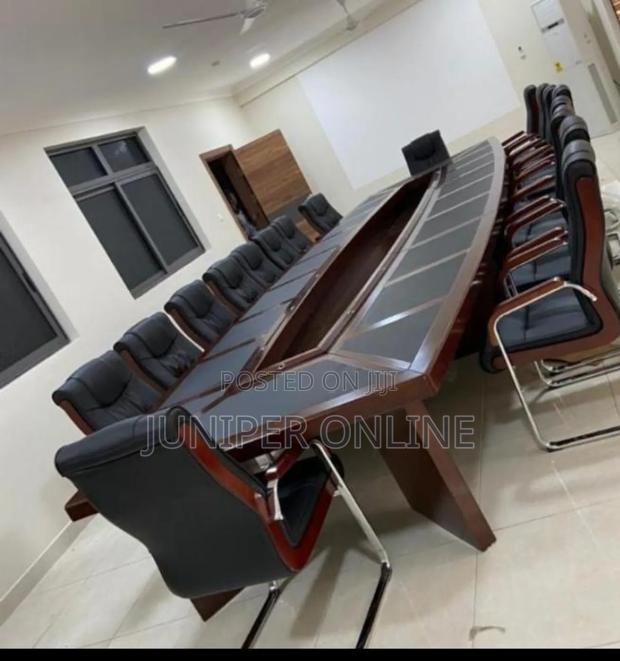 Conference Table Thered Pre · Photo 1
