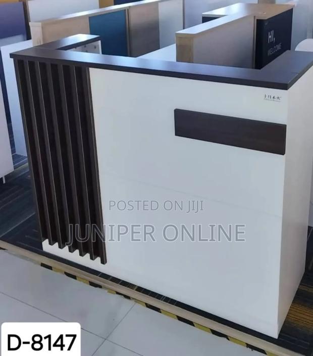 Receptionist Desk Pyuti Pruto · Photo 1