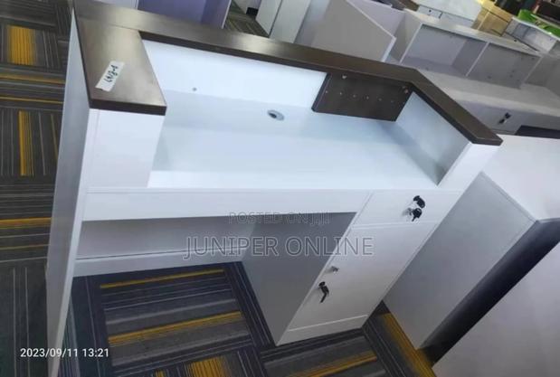 Receptionist Desk Pyuti Pruto · Photo 2