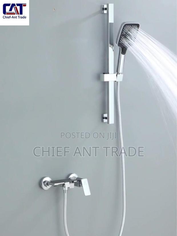 Hot and Cold Shower. 8305C · Photo 1
