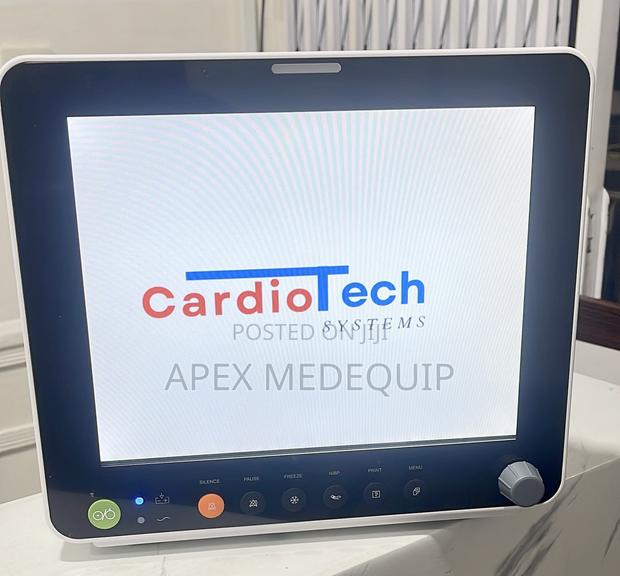 Multiparameter Patient Monitor + Stand ( Cardiotech ) · Photo 2