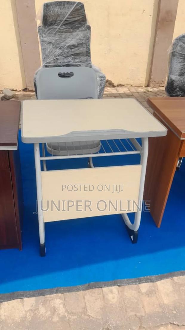 Study Table and Chair Kratei · Photo 1
