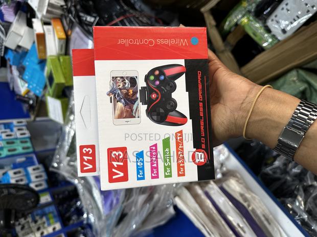 V13 Phone Game Pad · Photo 1