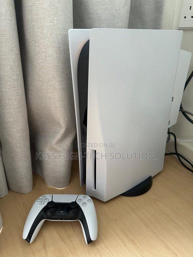 Ps5 Standard With 1 Controller, FC 27 and 21 Games · Photo 1