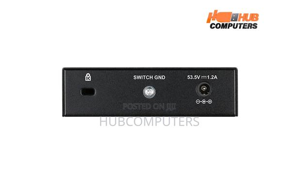 D-Link (Dgs-1005p) 5-Port Gigabit Desktop Poe Switch · Photo 1