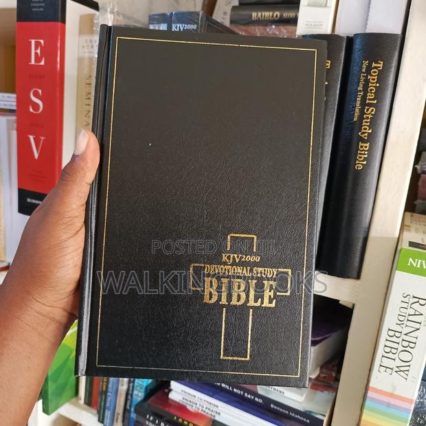 KJV Devotional Study Bible · Photo 2