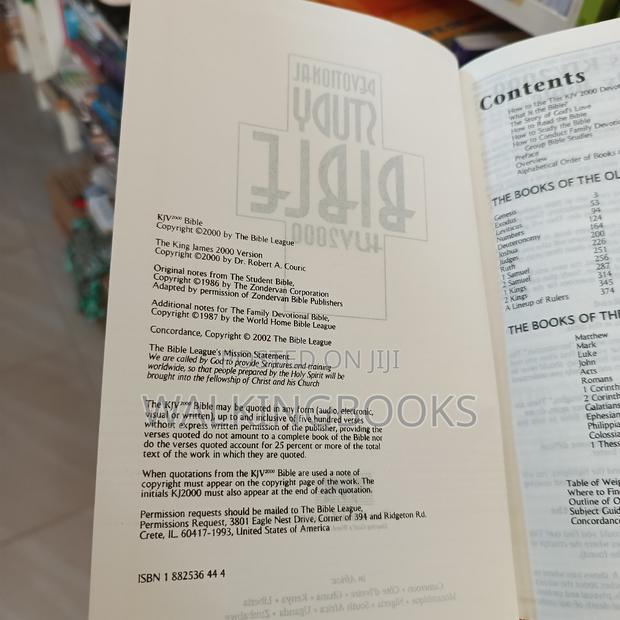 KJV Devotional Study Bible · Photo 3