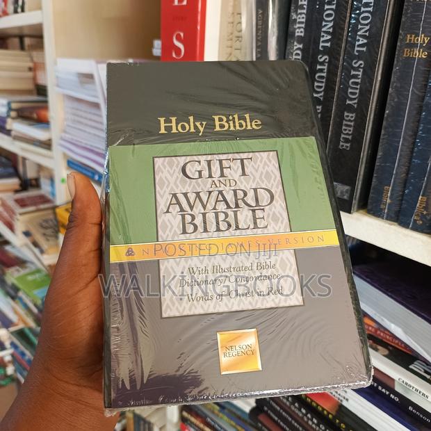 Gift and Award Bible,NKJV · Photo 1