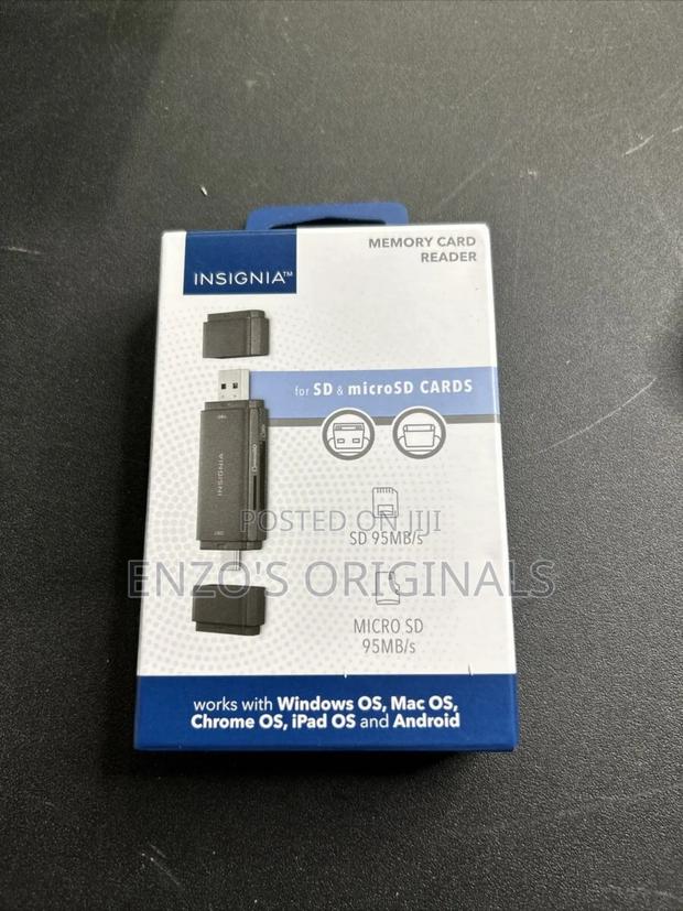 Sd Micro Sd Card Reader Usb-c Or Usb-a 3.0 Host Insignia · Photo 1