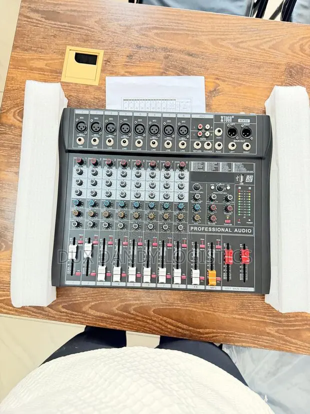8 Channel Mixer · Photo 1