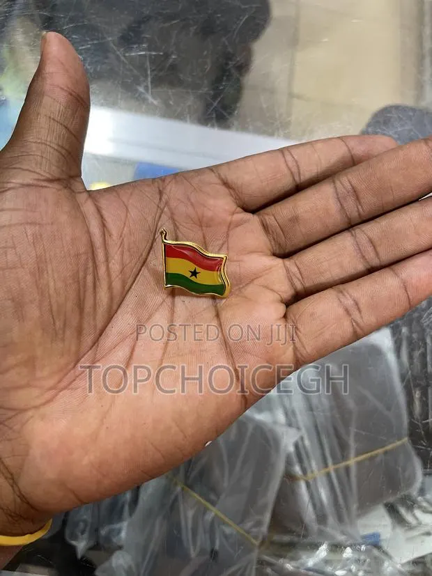 Ghana Flag Enamel Lapel Pin Badge Gold-Tone Metal Brooch · Photo 1