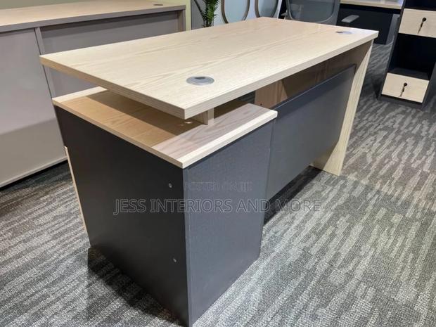 Office Desk · Photo 3