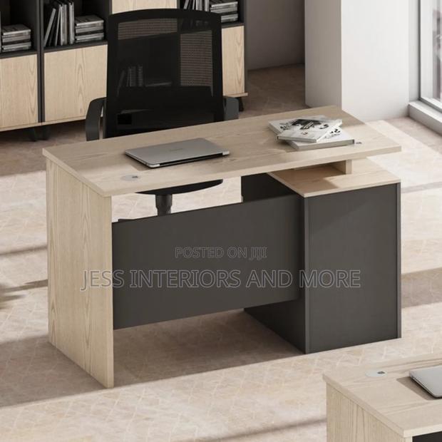 Office Desk · Photo 4