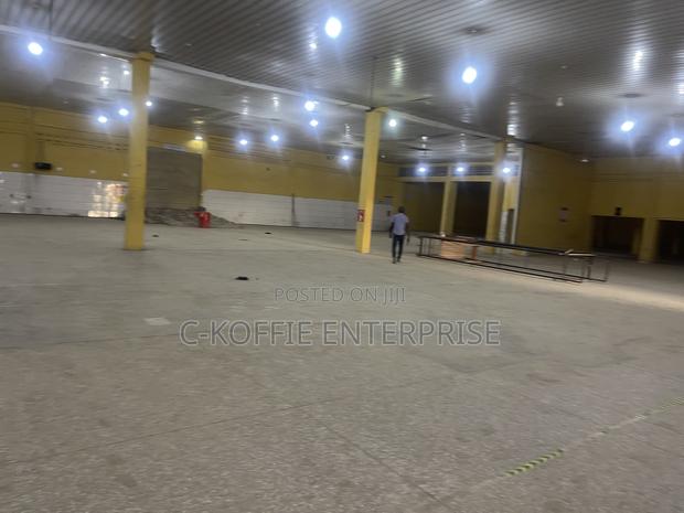 2700 SQM Warehouse at Spintex for Rent · Photo 2