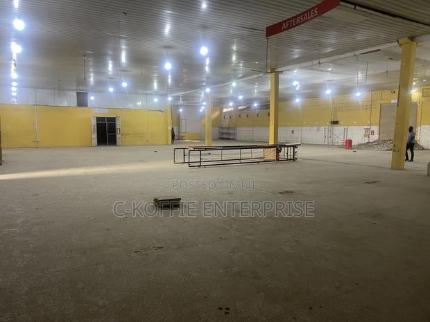 2700 SQM Warehouse at Spintex for Rent · Photo 4