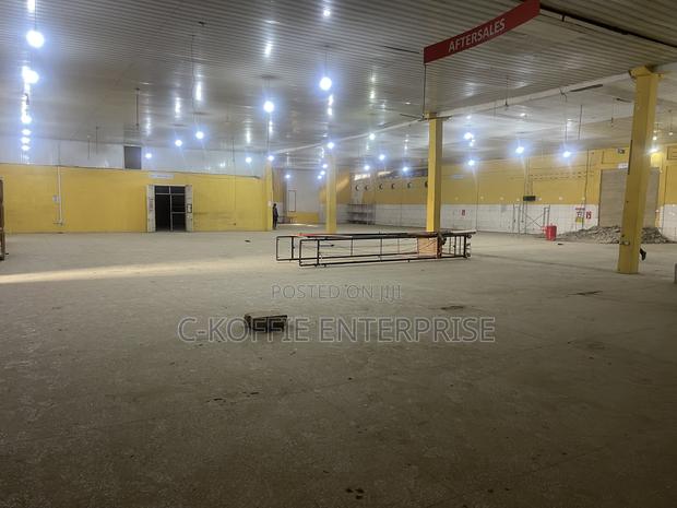 2700 SQM Warehouse at Spintex for Rent · Photo 1