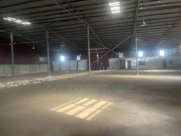 1000 SQM Warehouse at Achimota for Rent · Photo 1