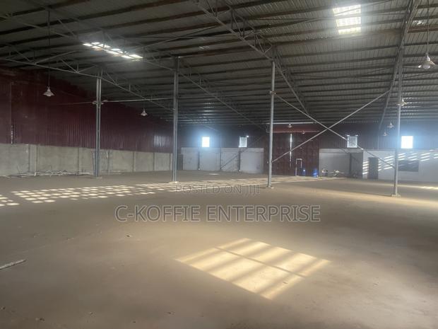 1000 SQM Warehouse at Achimota for Rent · Photo 8