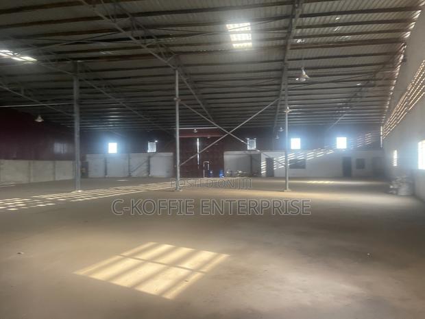 1000 SQM Warehouse at Achimota for Rent · Photo 5