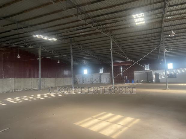 1000 SQM Warehouse at Achimota for Rent · Photo 4