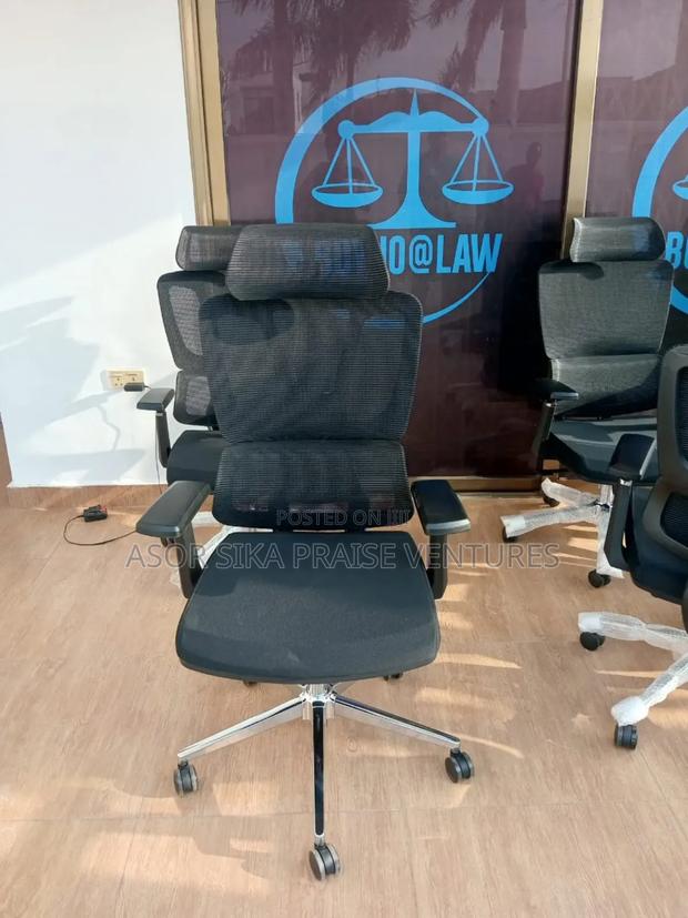 Office Mesh Chair · Photo 1