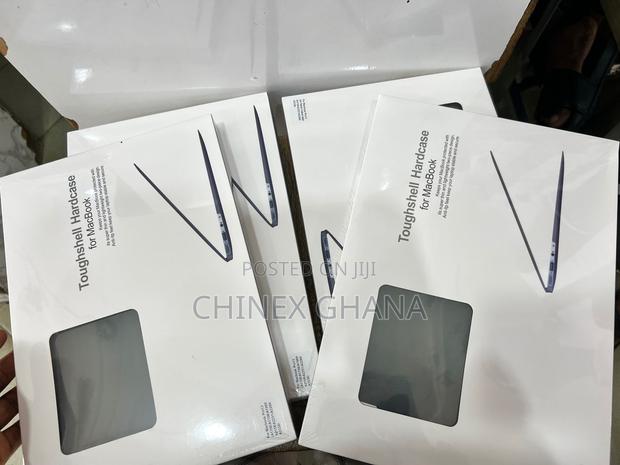 Macbook Case Without Apple Logo · Photo 2