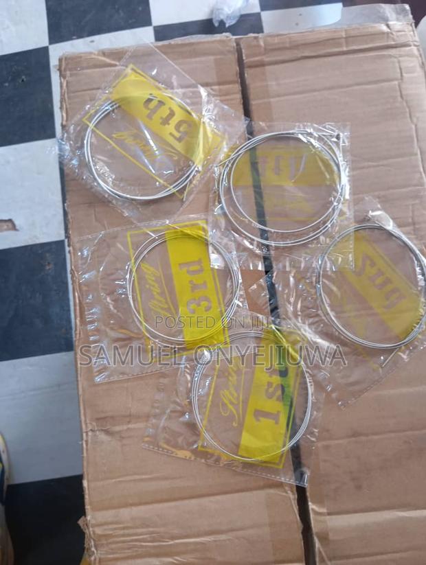 Bass Guitar Strings (5 in 1 Pack) · Photo 3