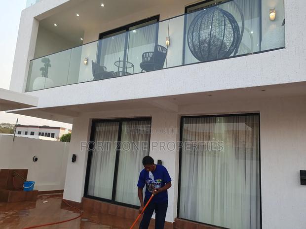 Villa,Mansion,Suites,Apartment,Warehouse Fumigation · Photo 4