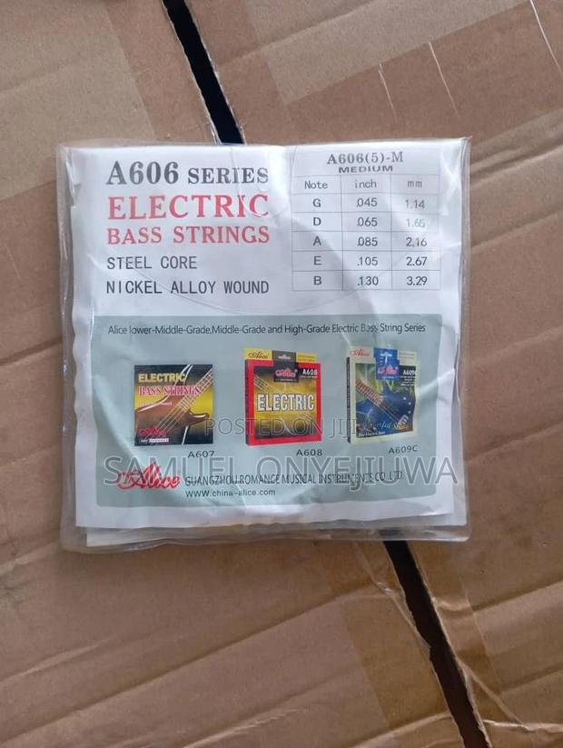 Bass Guitar Strings (5 in 1 Pack) · Photo 2